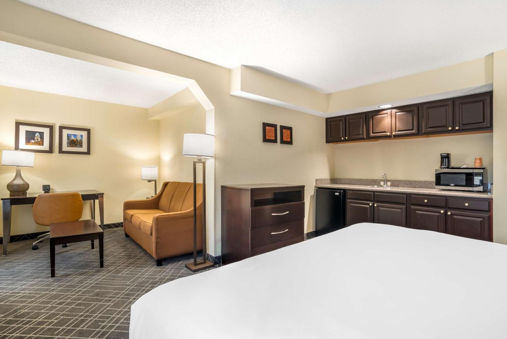 Comfort Inn & Suites Lake Norman Корнелиус Екстериор снимка