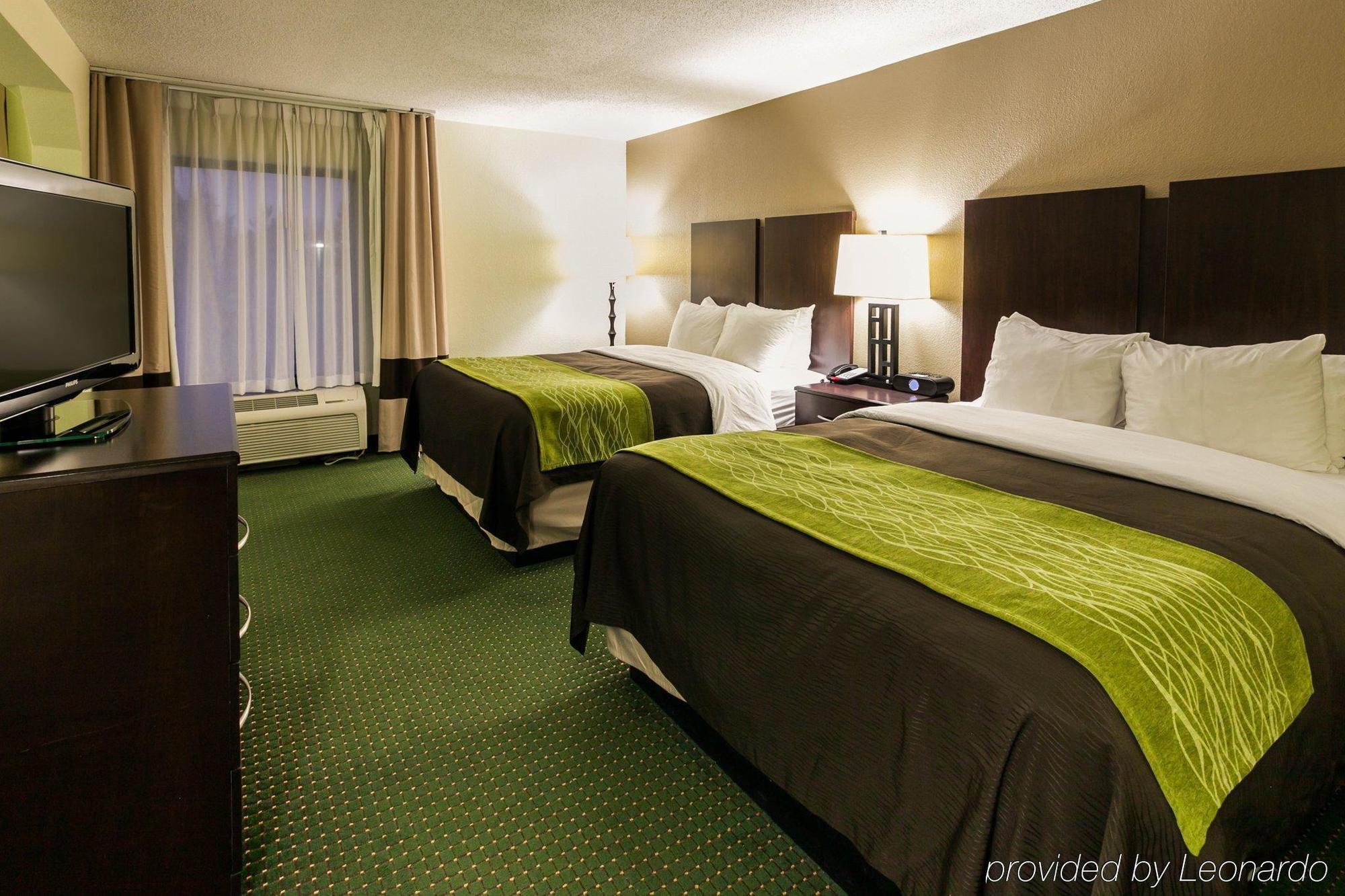 Comfort Inn & Suites Lake Norman Корнелиус Екстериор снимка